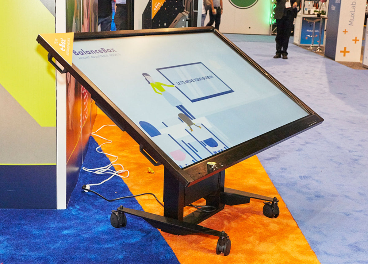 QOMO e-Box Motorized Height-Adjustable Display Panel Mounts & Stands ...